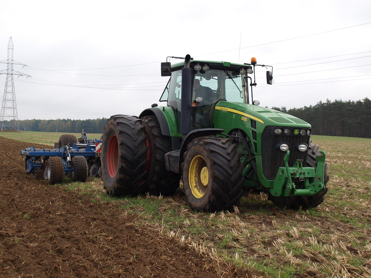 John Deere Google Trends explainer related image 2 - John Deere: Why Everyone Is Searching It Right Now