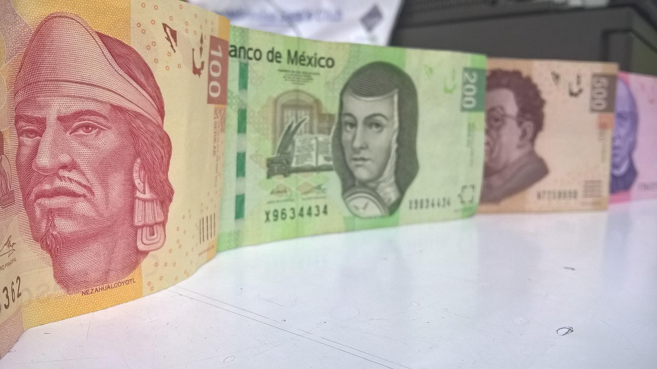Peso Mexicano Google Trends explainer related image 2 - Peso Mexicano: Why Everyone Is Searching It Right Now